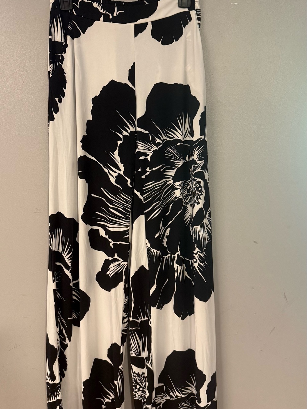 New York & Company Black and White Floral Wide-Leg Pants